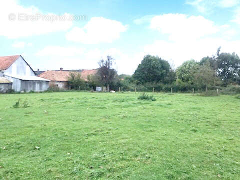Terrain à BEAUVOIS