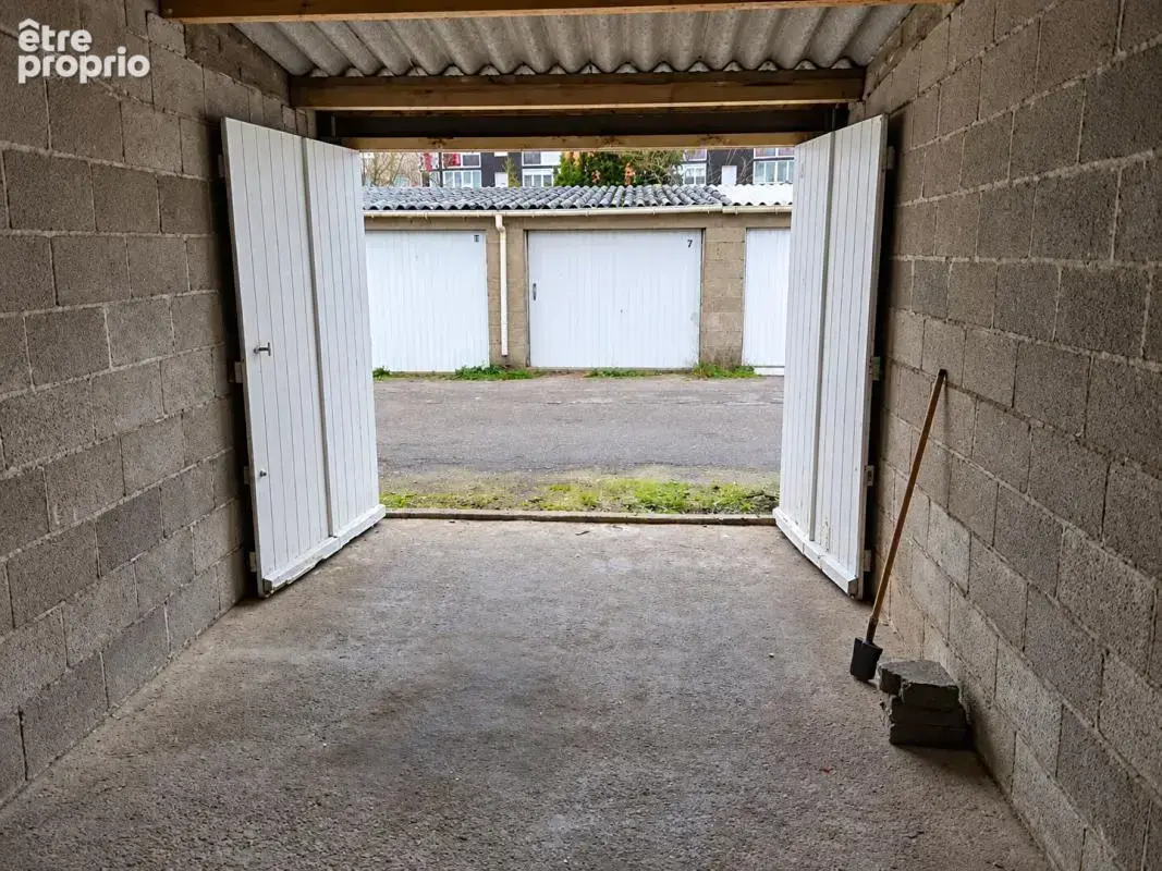 Parking 1 pièce 17 m² · à La Roche-sur-Yon · 17 m² · 17 500 €