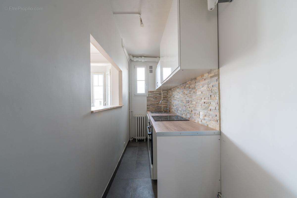 Appartement à PARIS-14E