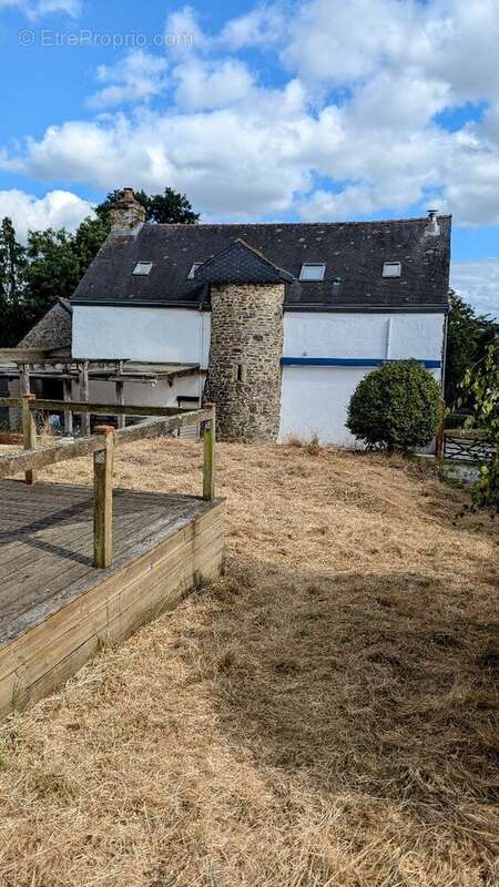 Maison à NOYAL-PONTIVY