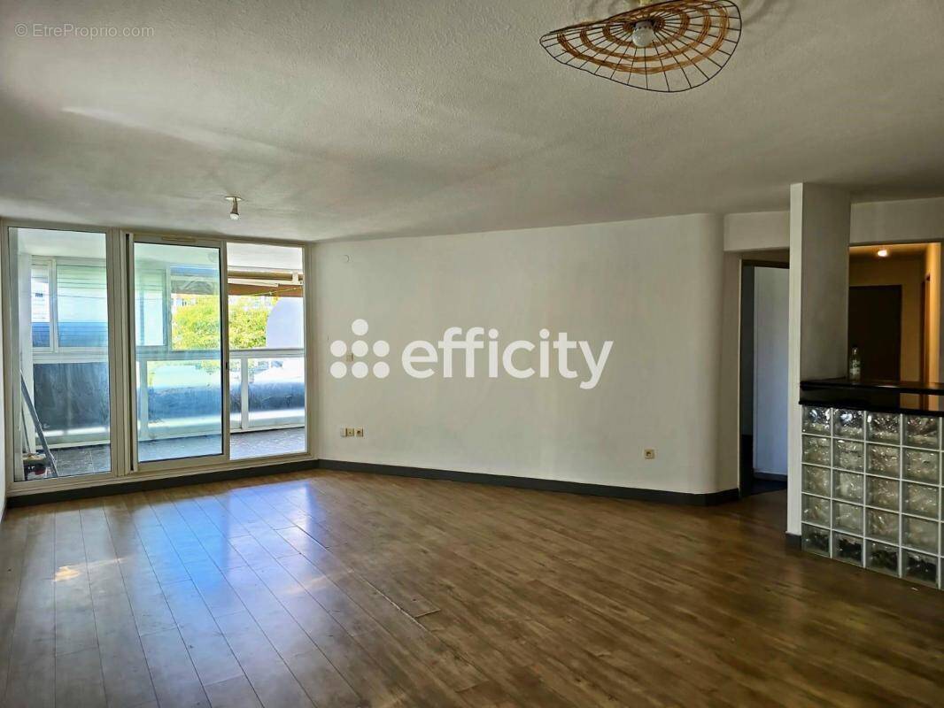 Appartement à SAINT-DENIS