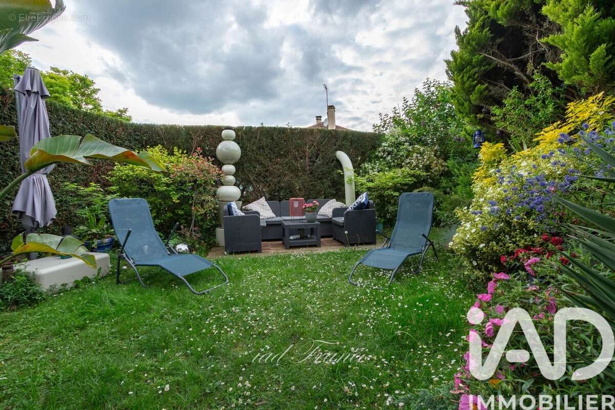 Maison 214 m² à Orgeval  - photo 9