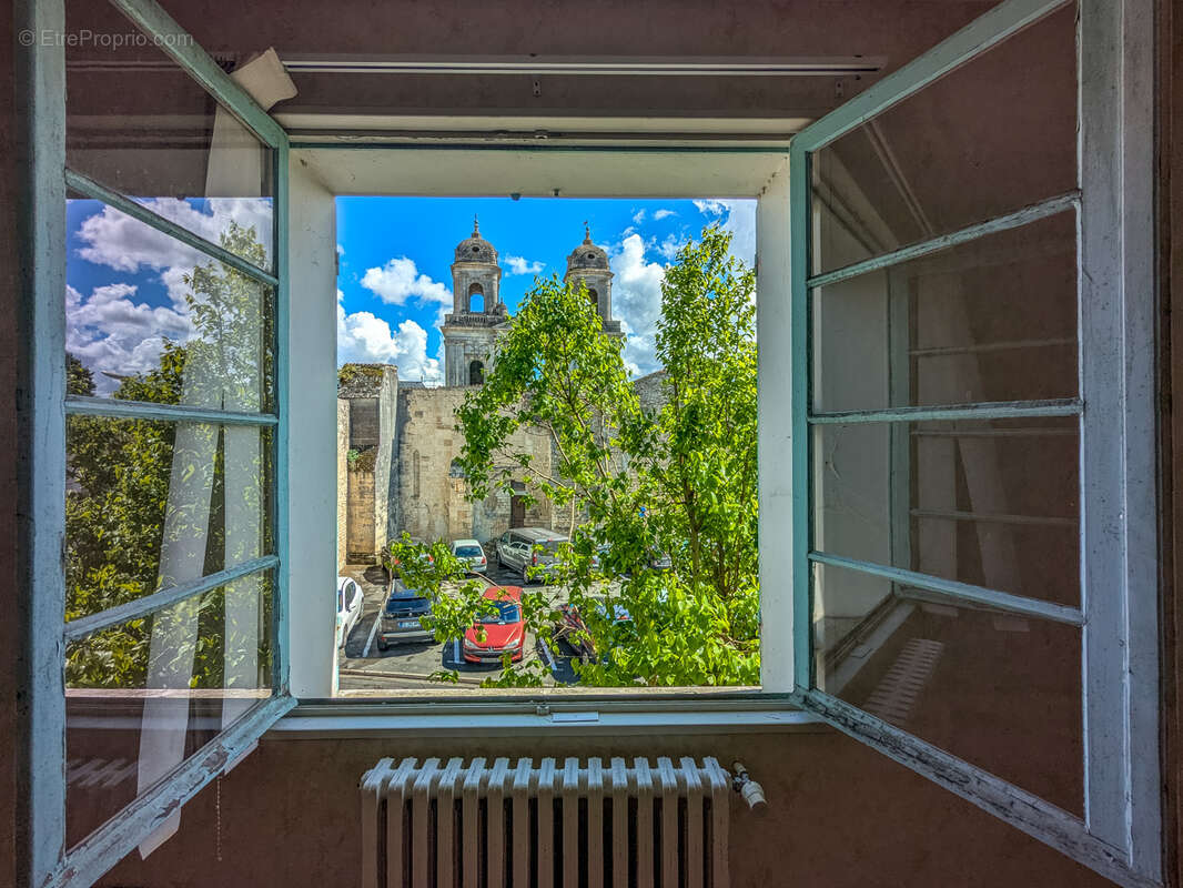 Maison à SAINT-JEAN-D'ANGELY