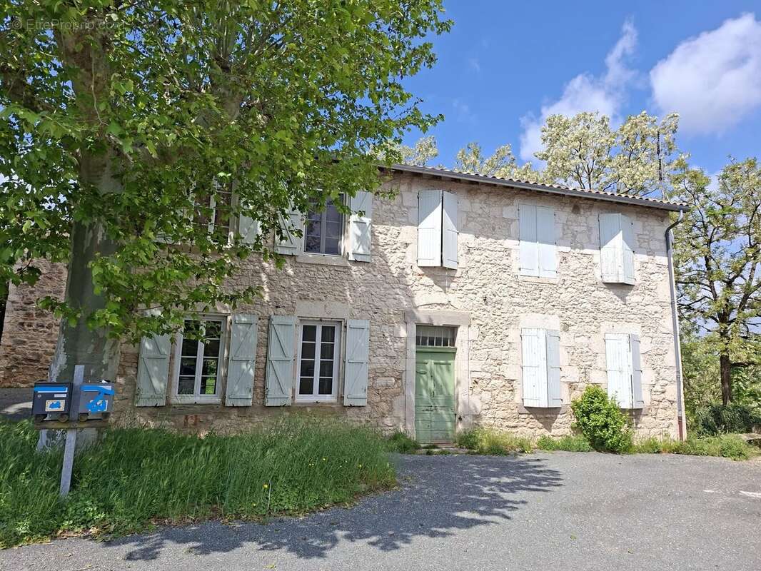 Maison en pierre avec jardin - photo 3
