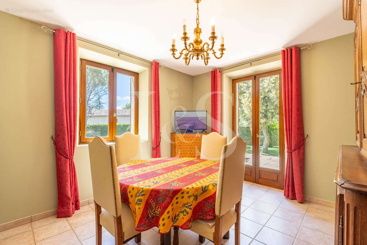 Maison à GRIGNAN