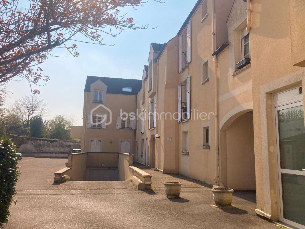 Appartement à MENNECY