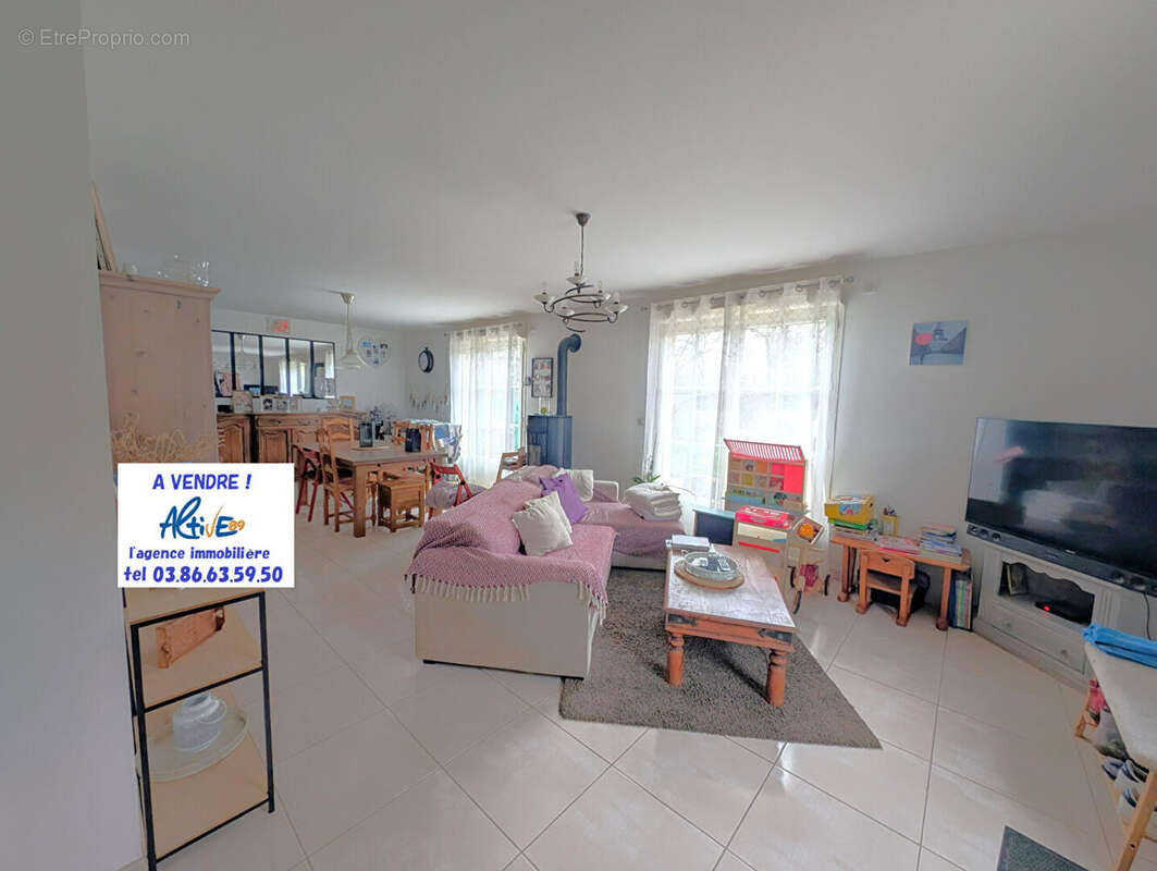 Maison à AILLANT-SUR-THOLON