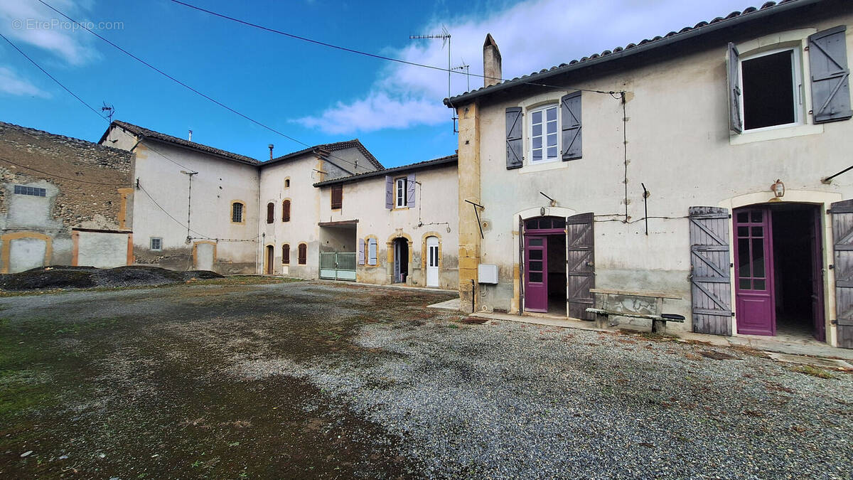 Maison à SAINT-MARTORY