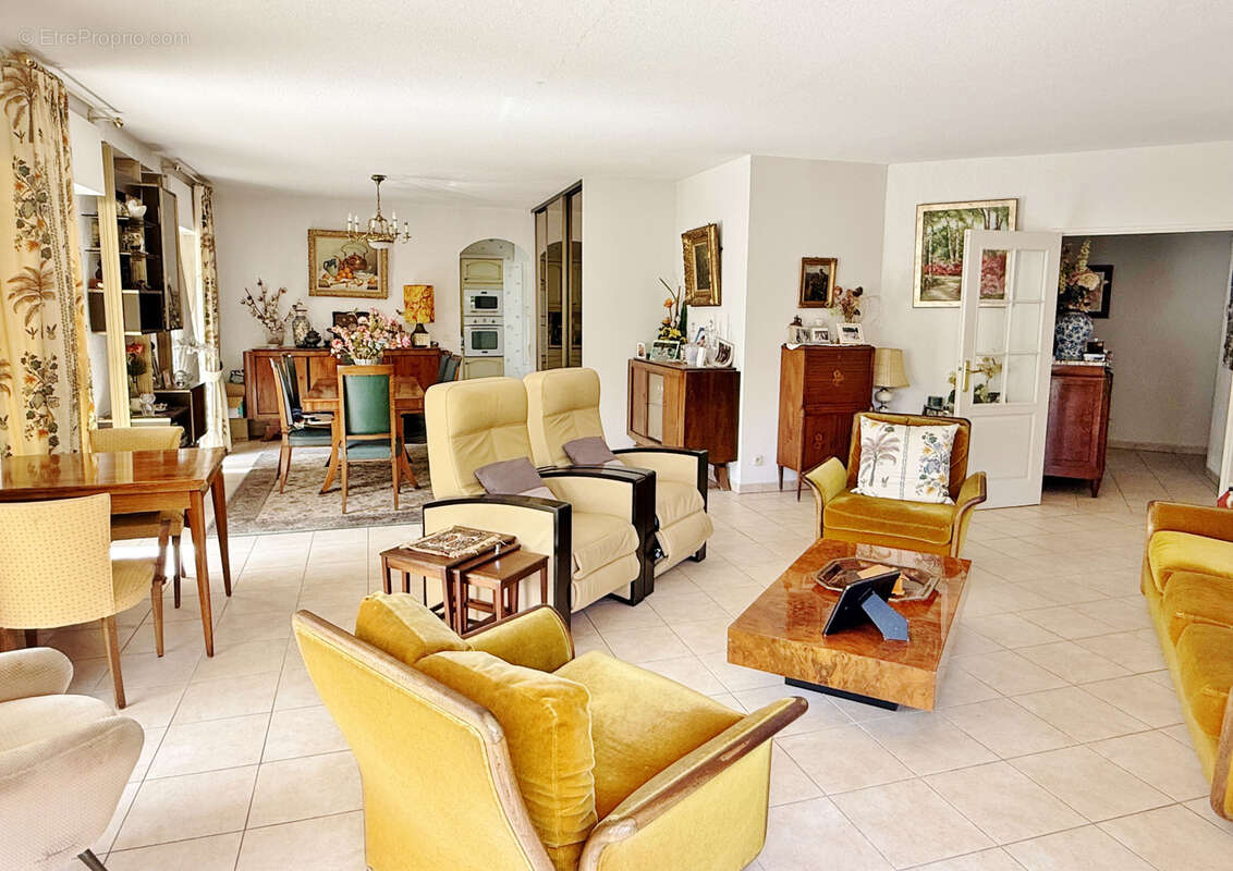 Appartement à SAINT-RAPHAEL