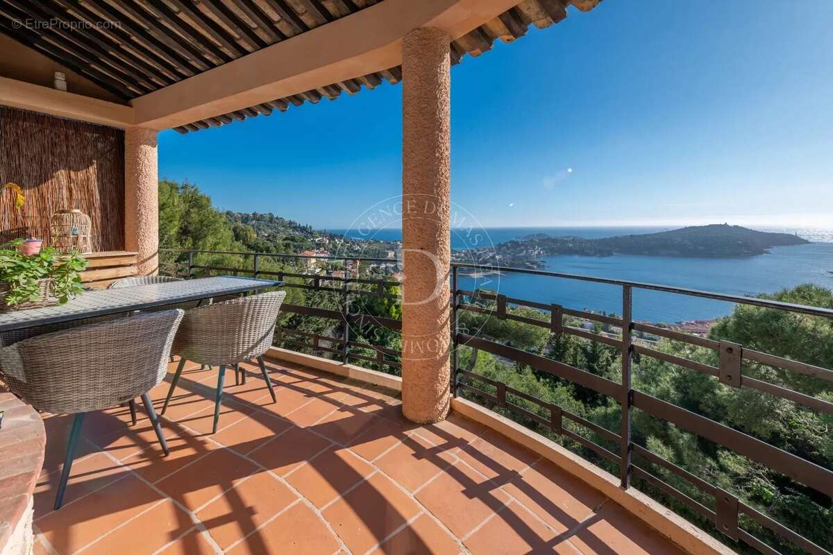 Appartement à VILLEFRANCHE-SUR-MER