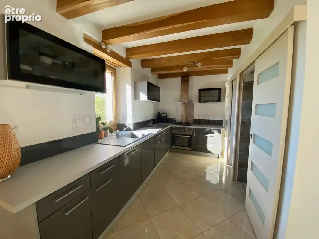 Superbe propriete en pierre comprenant deux maisons, piscine et dependances sur un  beau terrain - photo 11
