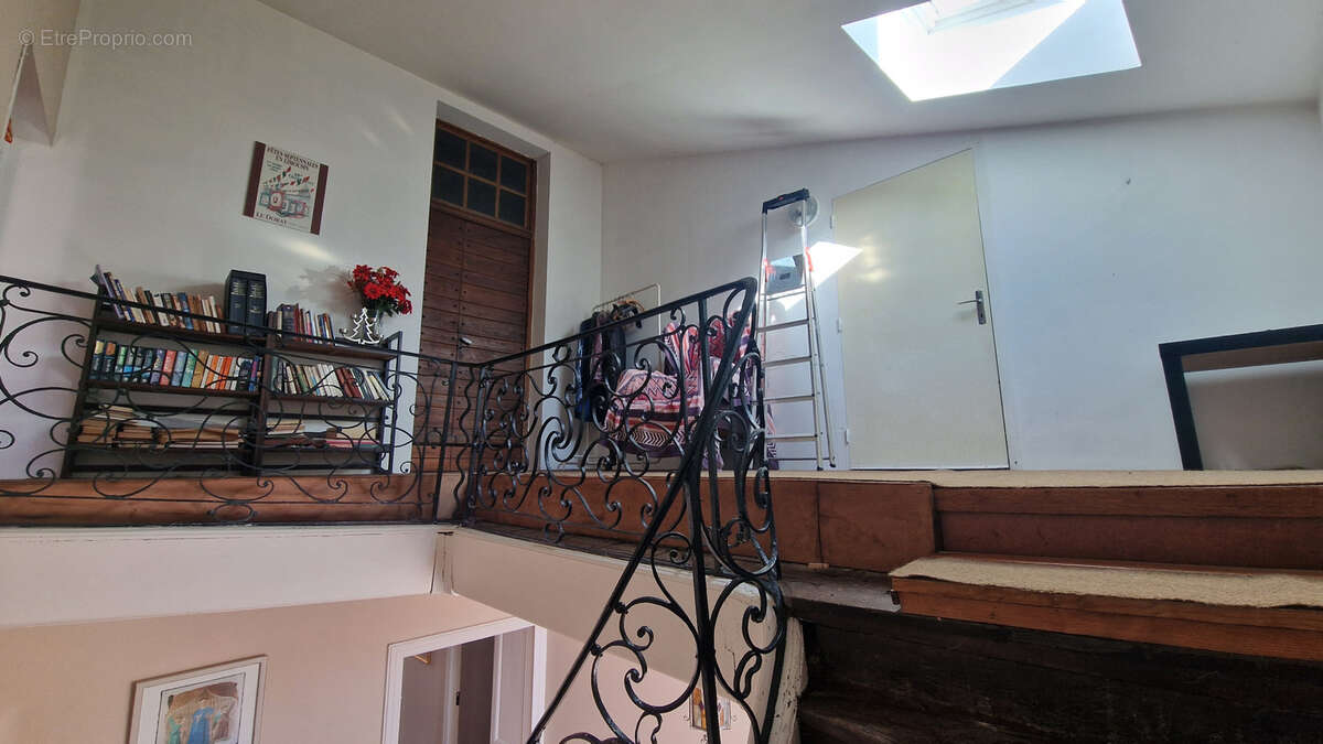 Maison à VILLEBOIS-LAVALETTE