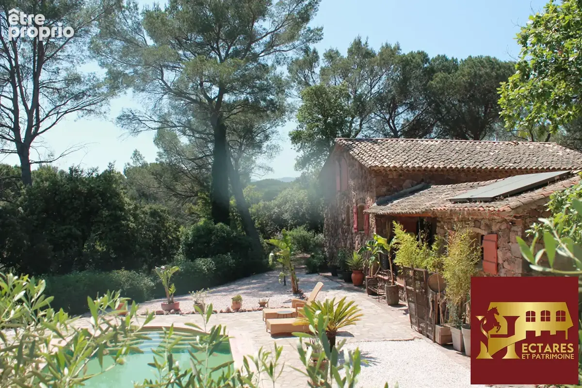 Propriété de caractère à Roquebrune sur Argens . Rare à la vente ! - photo 2
