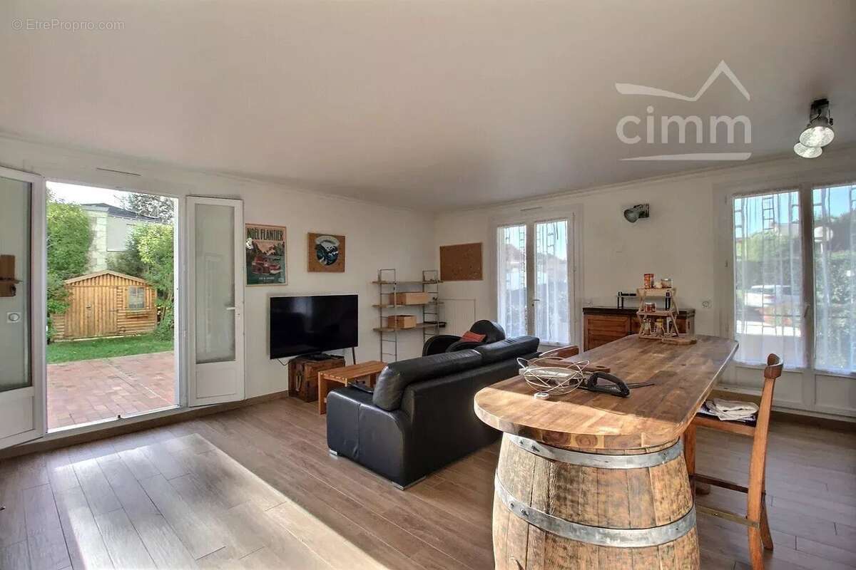 Appartement à SAINT-CYR-SUR-LOIRE