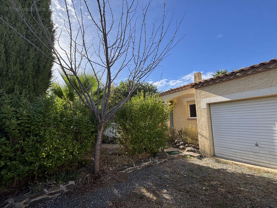 Puisserguier ! Villa plain pied de 100m2 sur une parcelle arborée de 602m2 - photo 13