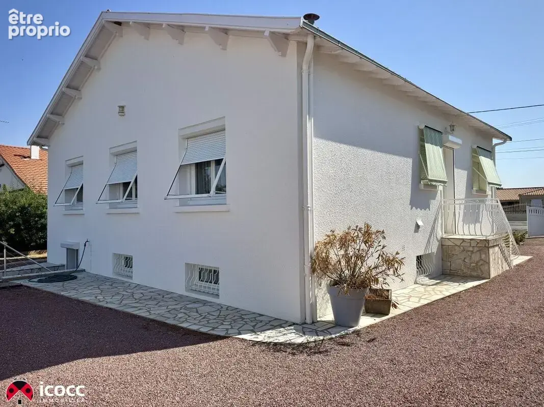 Maison 86 m² à Charron  - photo 2