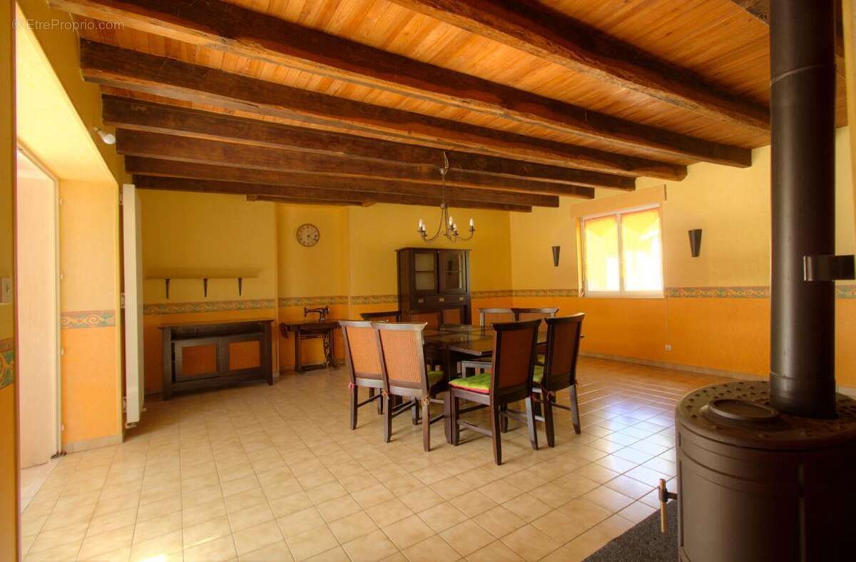 Maison Verruyes 6 pièce(s) 129 m2 - photo 2