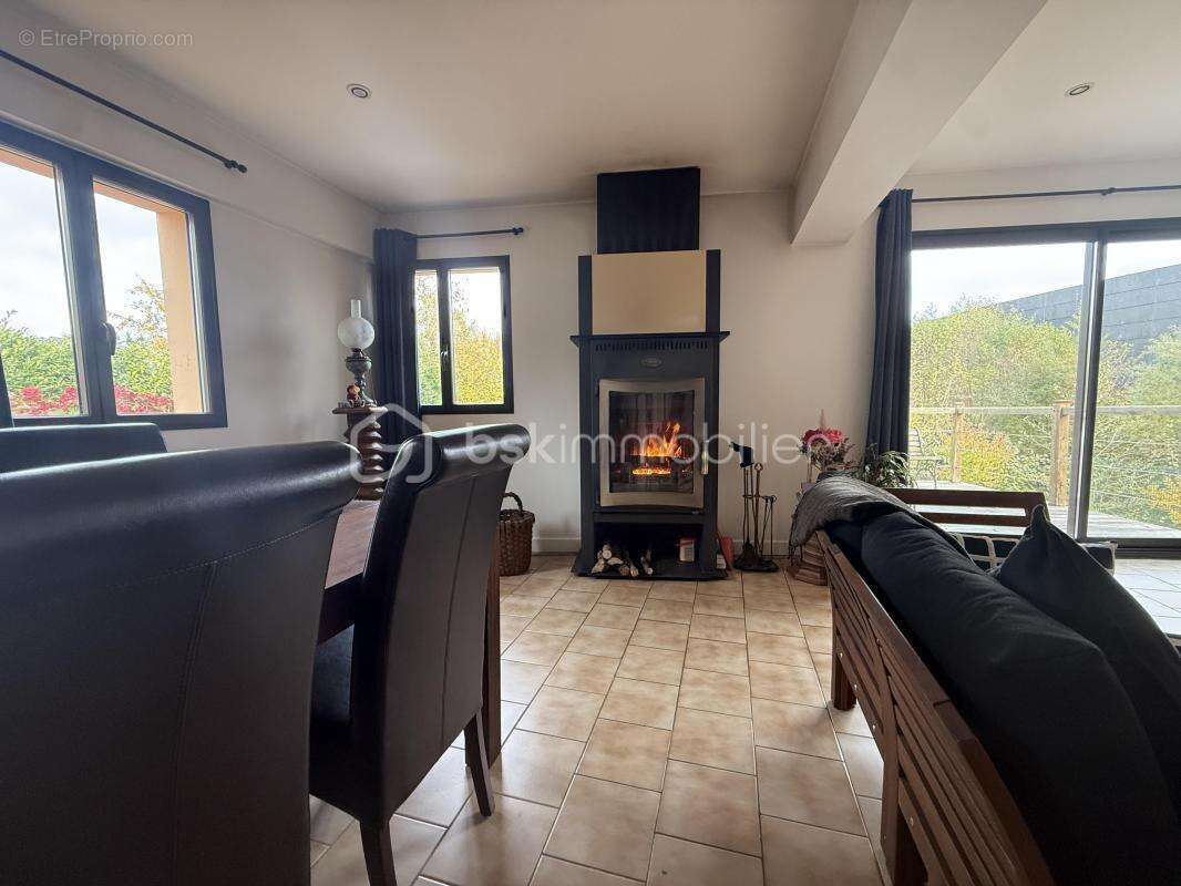 Maison à PONT-L&#039;EVEQUE