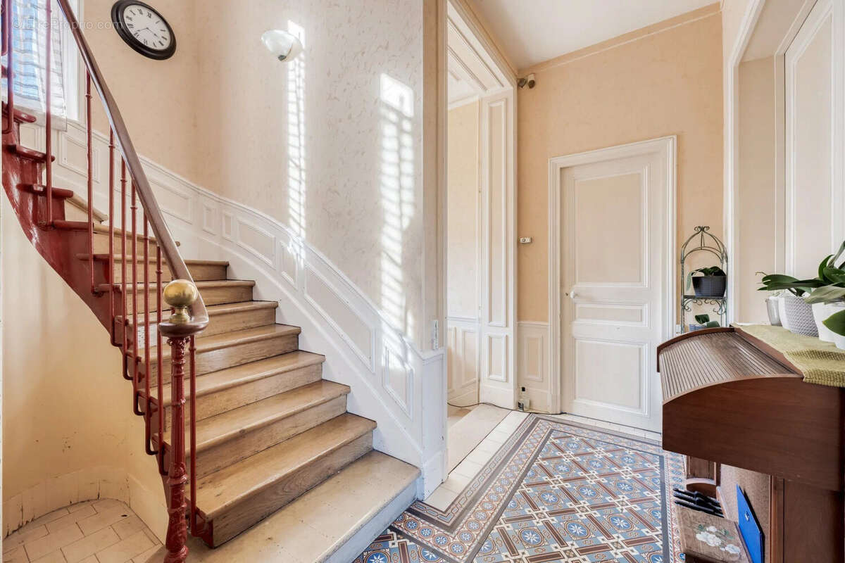 Maison 246 m² à Meaux  - photo 7