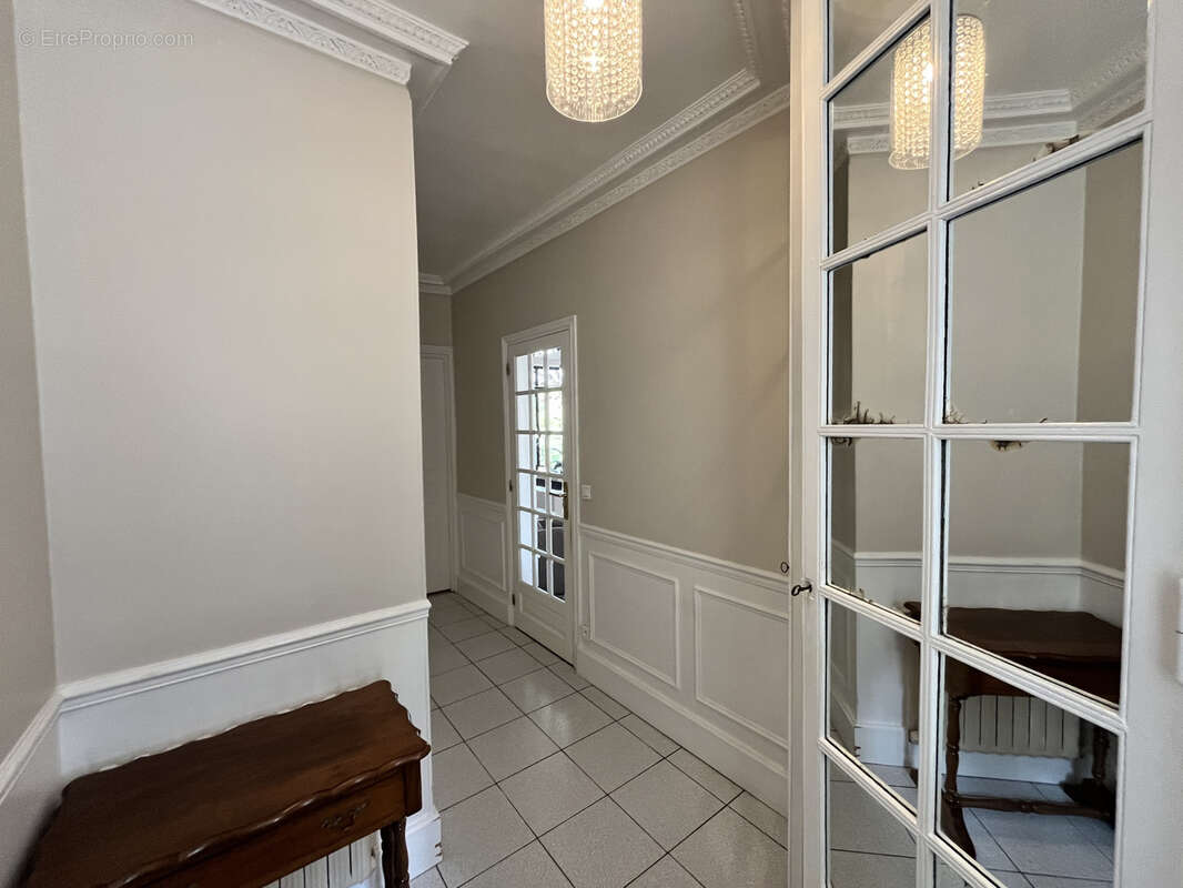 Maison à JOUY-LE-MOUTIER