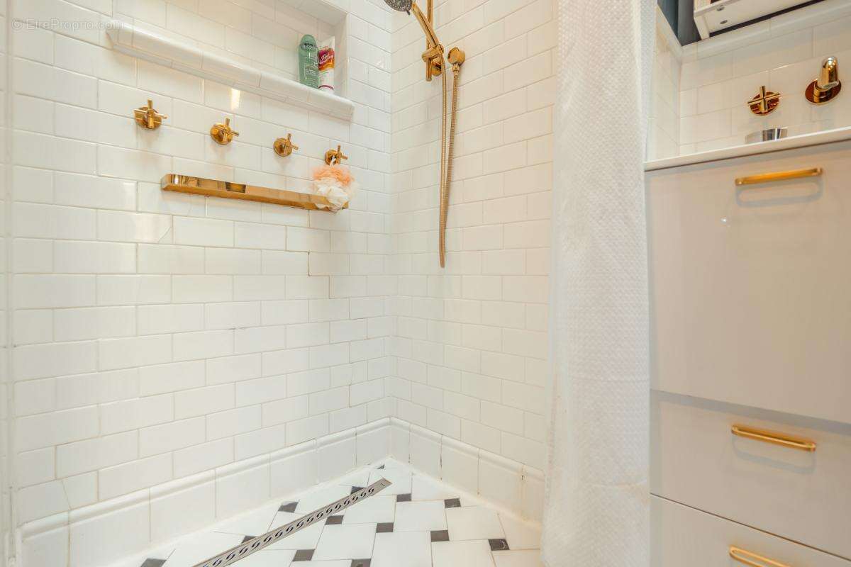 Appartement à PARIS-3E