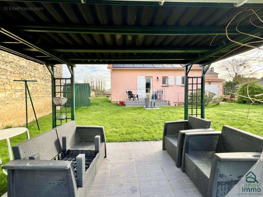 Maison à SAINT-JULIEN-L&#039;ARS