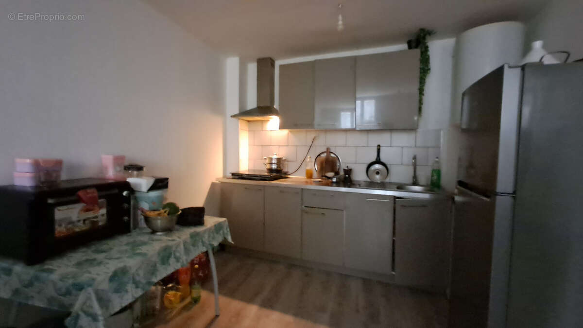 Appartement à MARSEILLE-1E