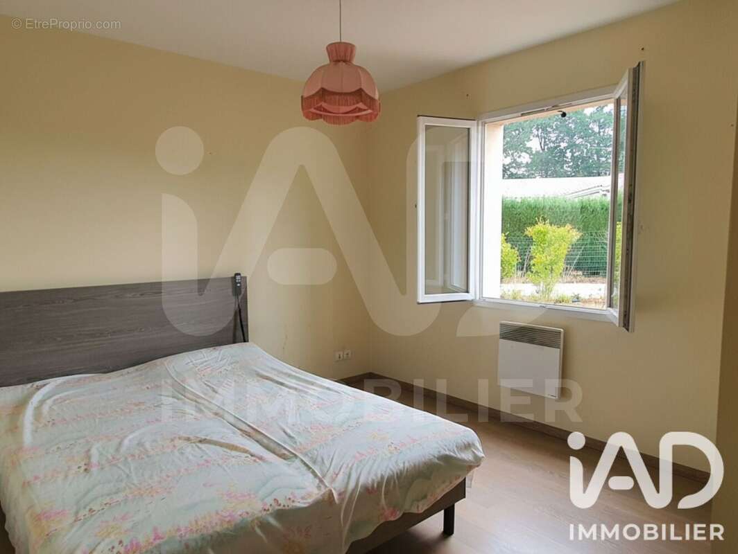 Maison 100 m² à Taponnat-Fleurignac  - photo 6