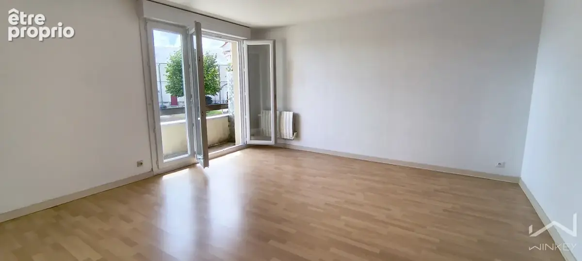 À vendre    appartement 72 m2   saint pierre montlimart -  lumineux, cave et parking - photo 2