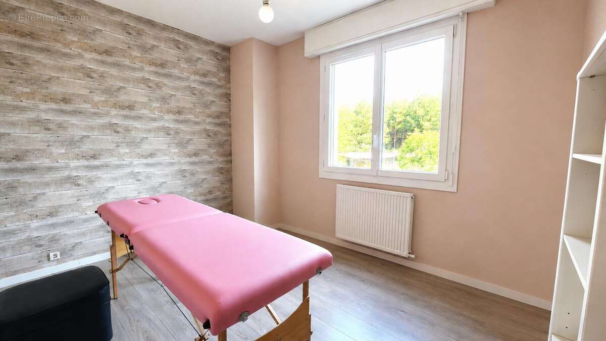 Maison 225 m2 - PISCINE - 26 915 m² de terrain - Dépendances - photo 13