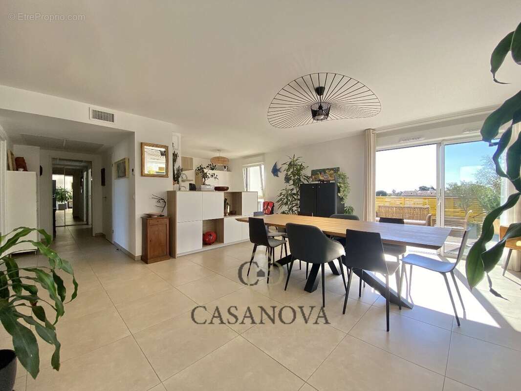 Appartement à MAUGUIO