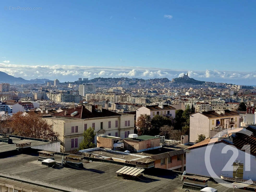Appartement à MARSEILLE-4E