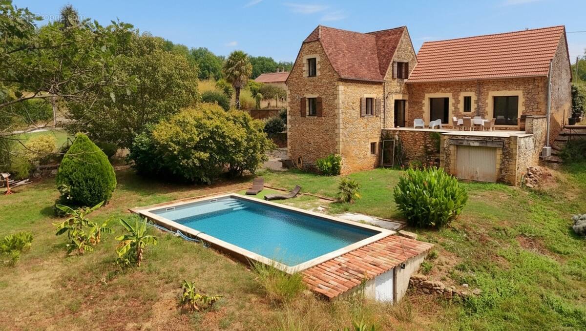 Maison à MEYRALS