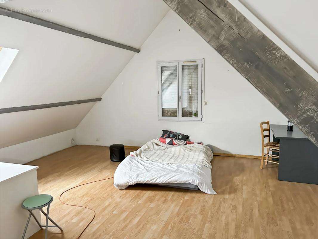 Maison à THIERS-SUR-THEVE