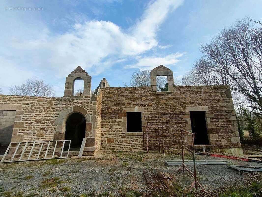 Maison à DOMPIERRE-DU-CHEMIN