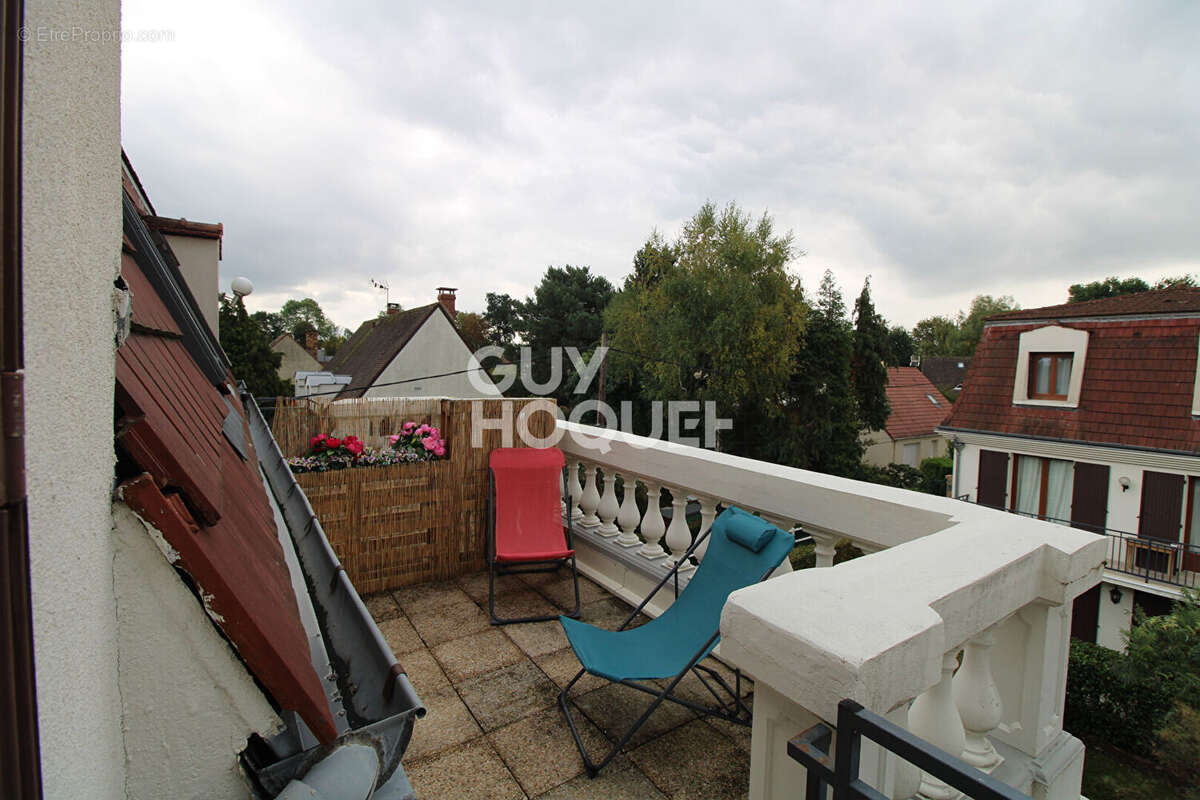 Appartement à MANDRES-LES-ROSES