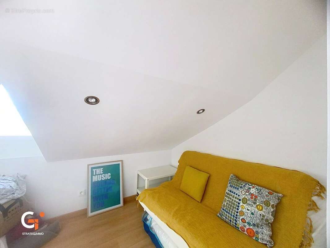 ELBEUF - Maison 135 m²  sur 223 m² Terrain - photo 8