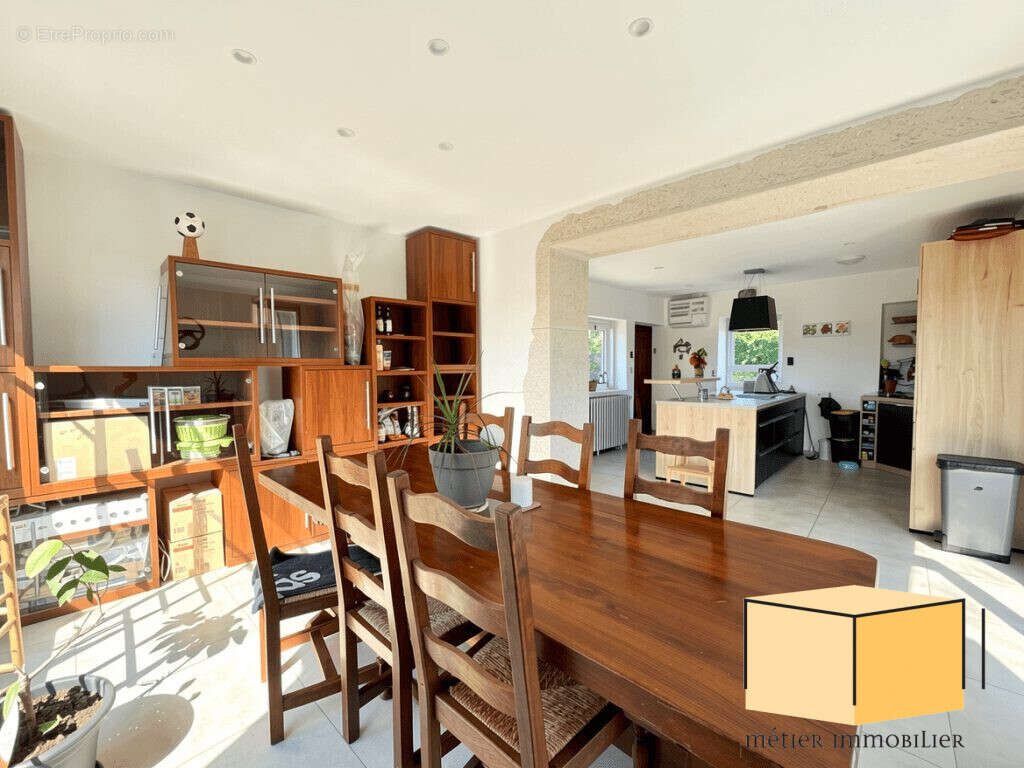 Maison 144 m² à Champagne-En-Valromey  - photo 2
