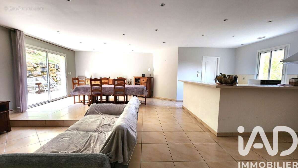 Photo 4 - Maison à SAINT-GEORGES-DE-MONTCLARD