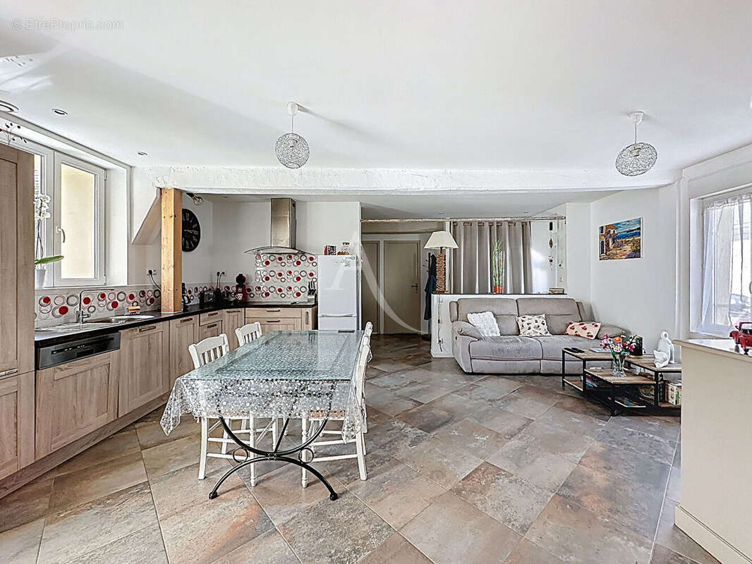 Maison à BEAUFORT-EN-VALLEE