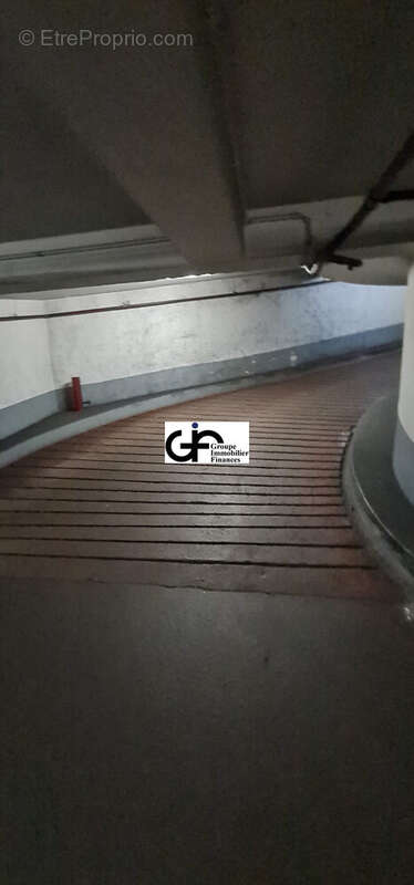 Parking 5 m² à Paris-16e  - photo 2
