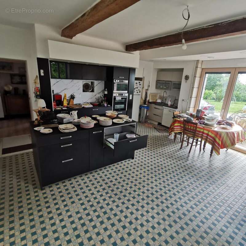 Maison 244 m² à Pergain-Taillac  - photo 7