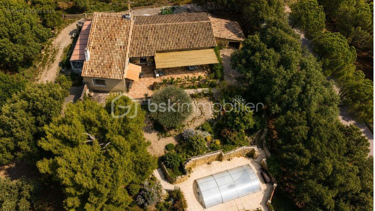 Un havre de paix au cœur des Alpilles Et si votre prochaine maison était celle où chaque journée ressemble à des vacances ? - photo 3