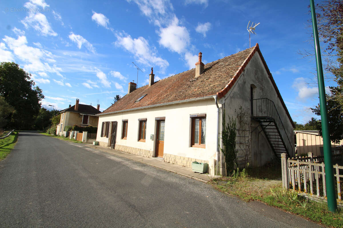 Maison à AVRILLY