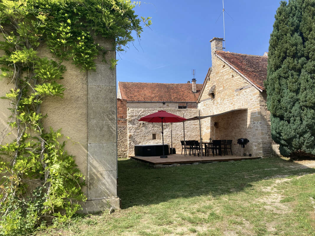 Maison à MONTBARD