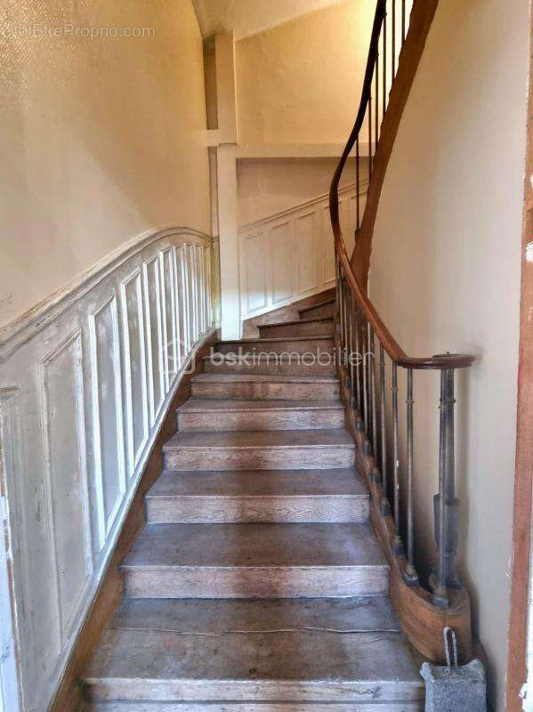 Appartement à SAINTE-COLOMBE-SUR-SEINE