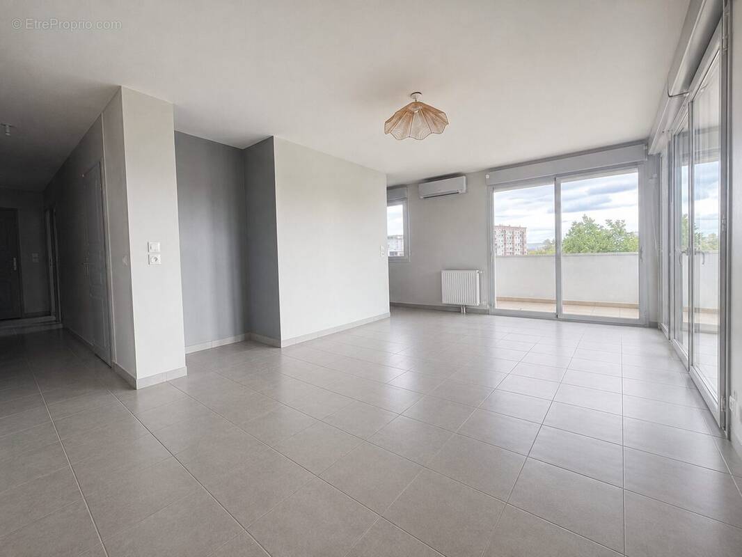 Appartement à CHENOVE