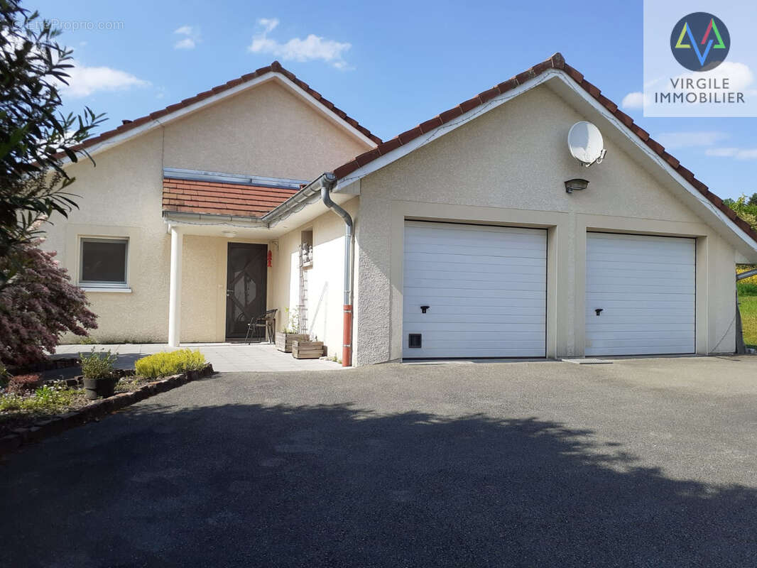 Maison à FONTAINE-LES-CLERVAL
