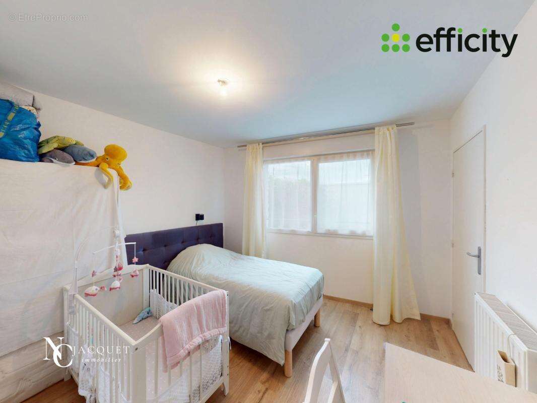 Appartement à RILLIEUX-LA-PAPE