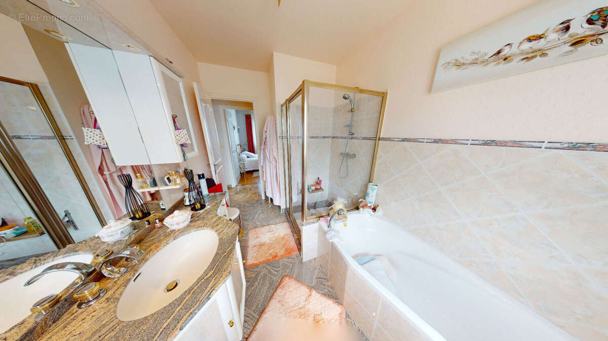 Maison Saint Mard 5 pièce(s) 249 m2 utiles - photo 10